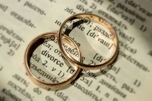 Image of rings removed before divorce mediation Herne Bay